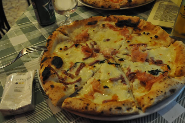 ナポリピザ マルゲリータ trattoria pizzeria nardones